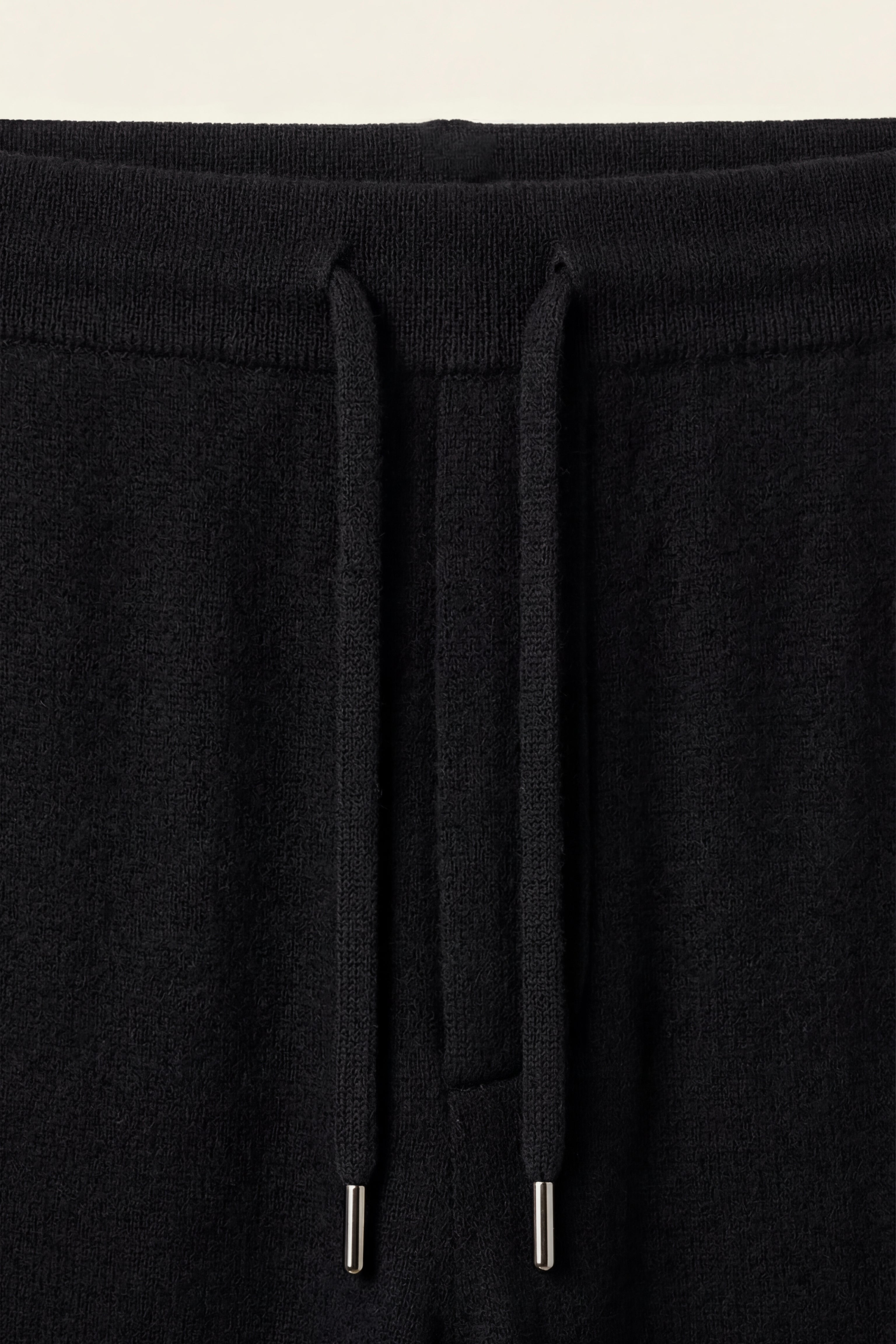Arlino Buttoned Set Black
