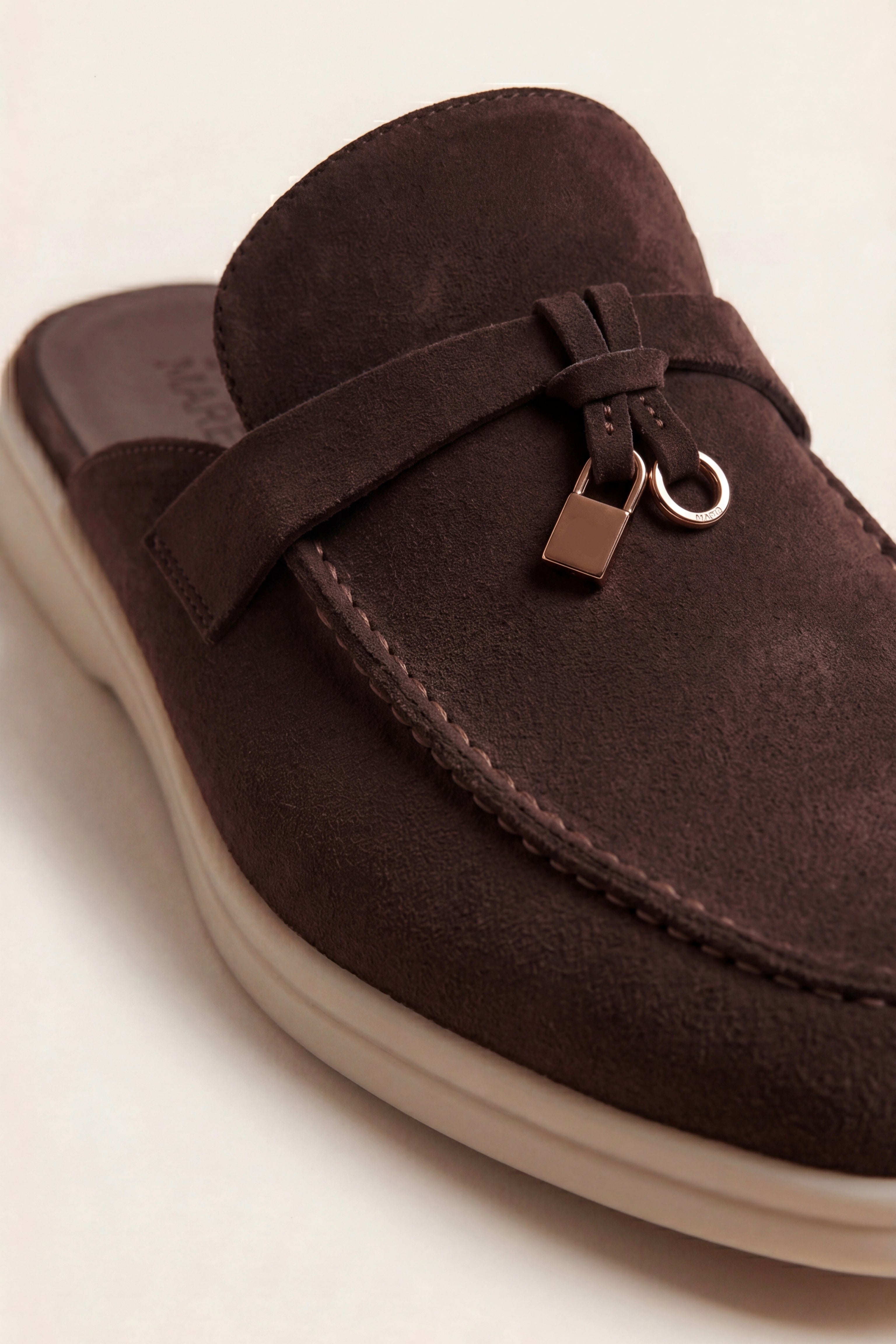 Filandori Buckle Mule Burgundy